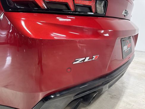 Used 2018 Chevrolet Camaro ZL1 RWD image 13