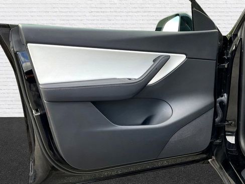 Used 2021 Tesla Model Y 2WD image 18