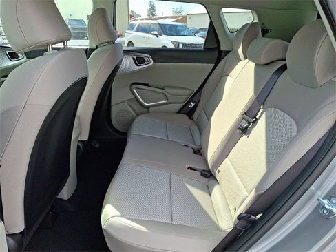 Used 2025 Kia Soul LX image 10