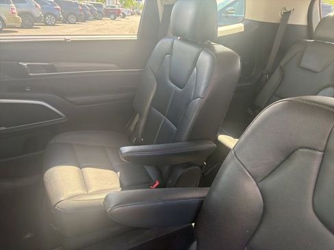 Used 2022 Kia Telluride EX w/ EX Premium Package AWD/4WD image 22