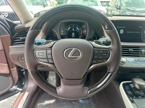 Used 2018 Lexus LS 500 RWD image 19