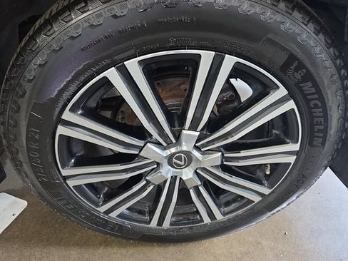 Used 2018 Lexus LX 570 4WD w/ Luxury Package image 37