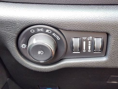 New 2026 Chrysler Pacifica Select FWD image 23