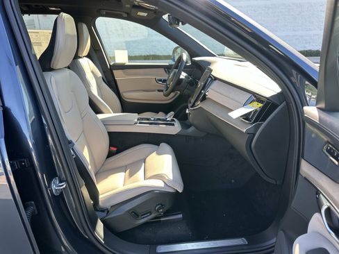 New 2026 Volvo XC90 T8 Ultra w/ Protection Package Premier image 21