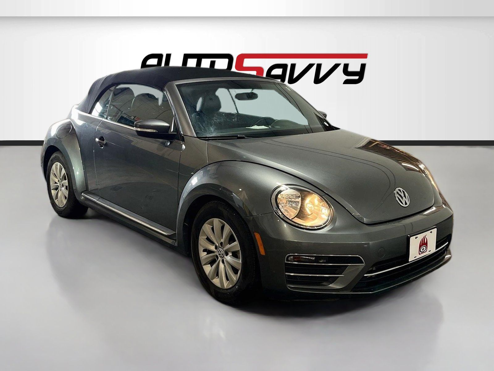 Used 2018 Volkswagen Beetle 2.0T S FWD image 1