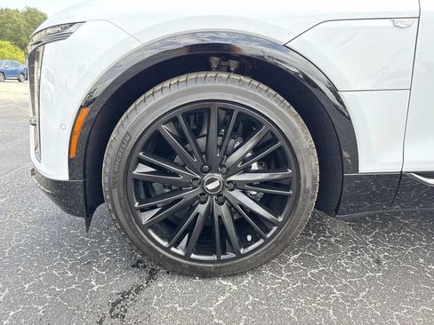 New 2026 Cadillac Lyriq Signature Sport w/ LPO, ONYX Package RWD image 10