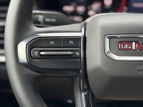 Used 2024 GMC Canyon AT4 image 19