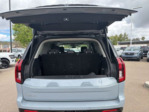 Used 2025 Ford Expedition Active AWD/4WD image 12