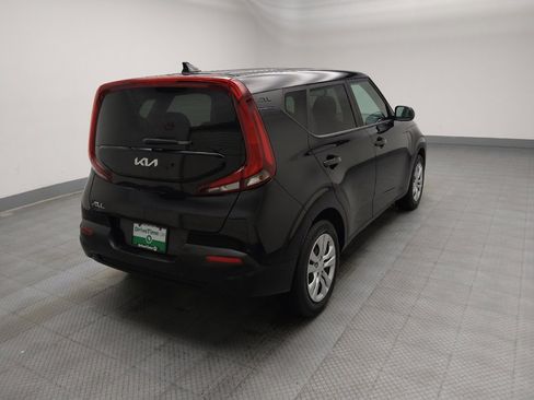 Used 2022 Kia Soul LX image 9