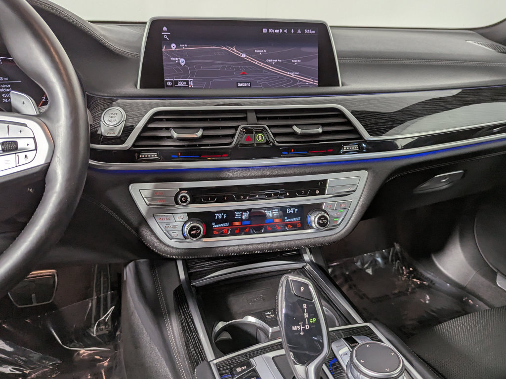 Used 2021 BMW 750i xDrive w/ M Sport Package AWD/4WD image 38