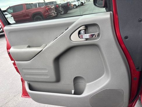 Used 2019 Nissan Frontier SV image 22