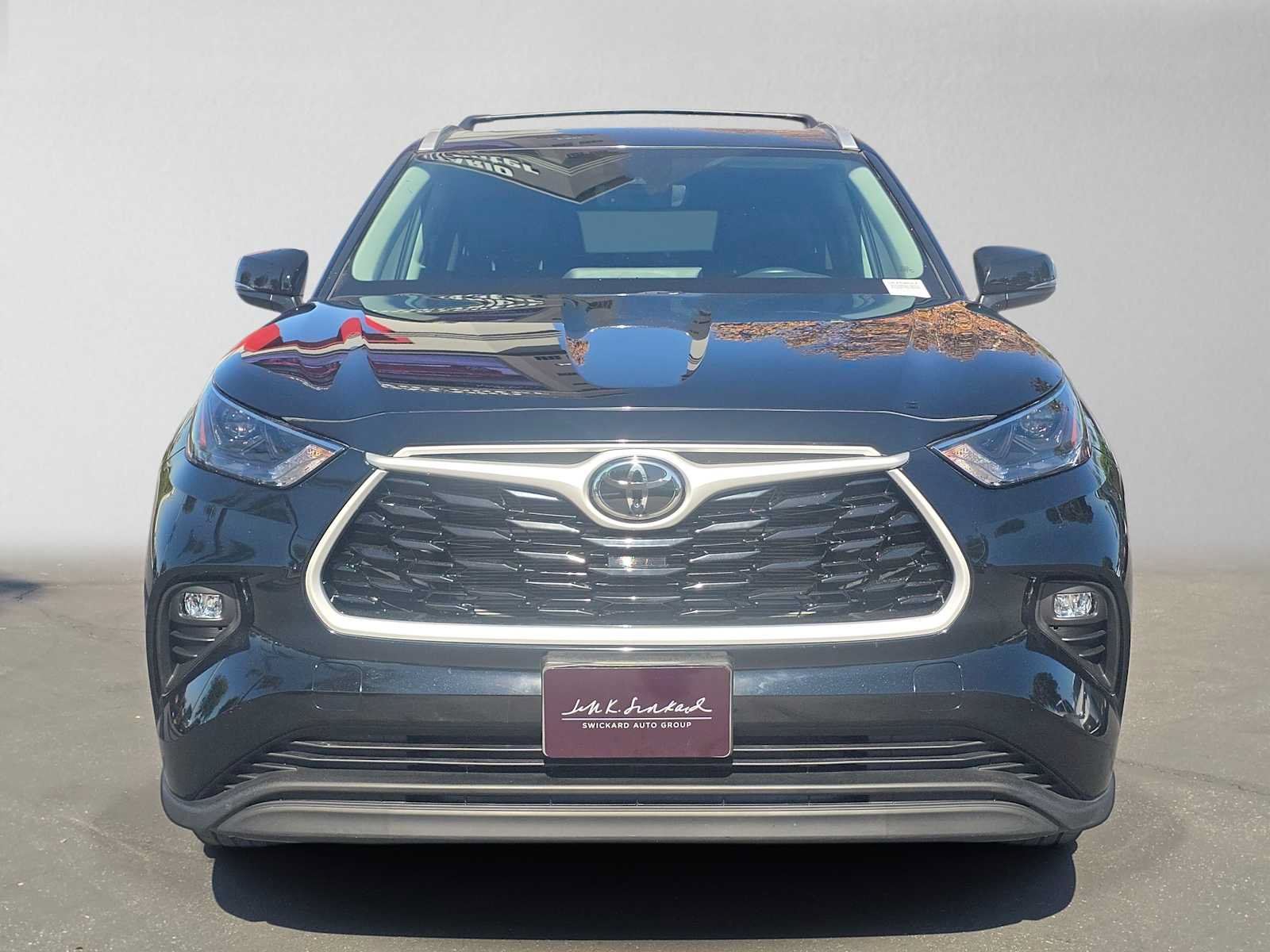 Certified 2025 Toyota Highlander XLE AWD/4WD image 8