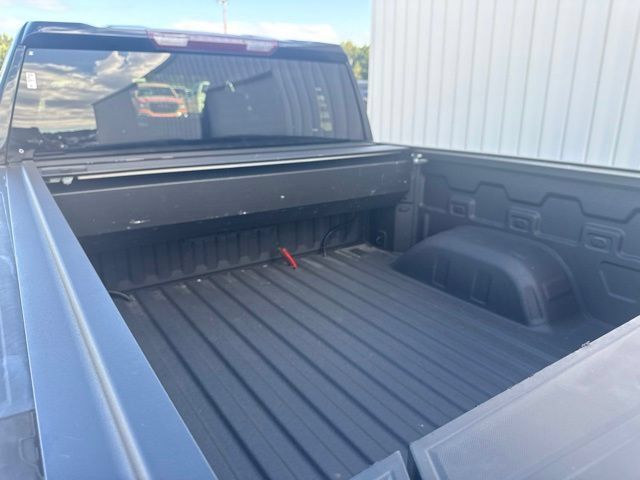 Used 2024 GMC Sierra 1500 SLT w/ SLT Premium Package AWD/4WD image 13