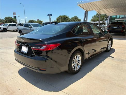 Used 2025 Toyota Camry LE FWD image 9