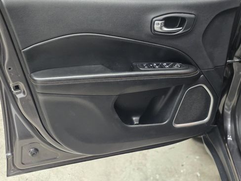 Used 2020 Jeep Compass Latitude w/ Popular Equipment Group image 9