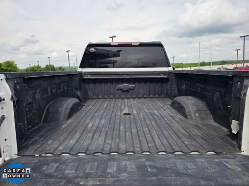 Used 2024 Chevrolet Silverado 2500 LT AWD/4WD image 6