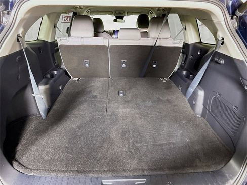 Certified 2023 Toyota Highlander LE image 29