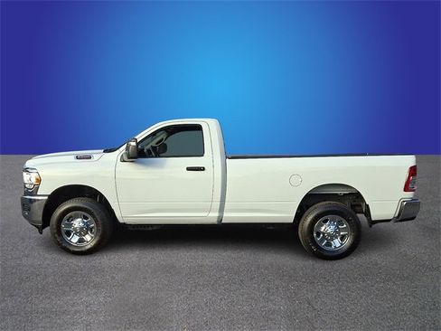 Used 2024 RAM 2500 Tradesman w/ Chrome Appearance Group image 7
