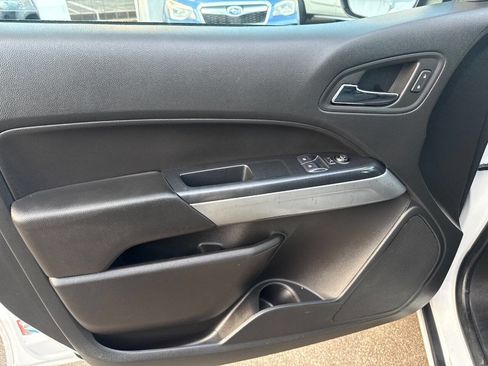 Used 2022 Chevrolet Colorado LT w/ Fleet Safety Package RWD image 18