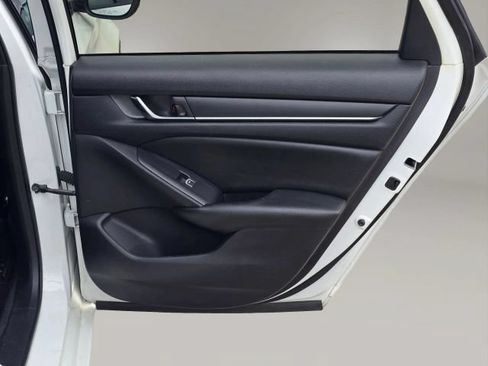 Used 2020 Honda Accord Sport image 15