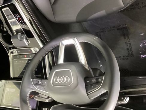 Used 2025 Audi Q7 3.0T Premium Plus w/ Premium Plus Package image 7