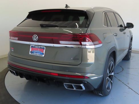 New 2026 Volkswagen Atlas Cross Sport SEL Premium R-Line AWD/4WD image 4