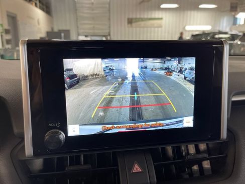 Certified 2025 Toyota RAV4 XLE AWD/4WD image 22