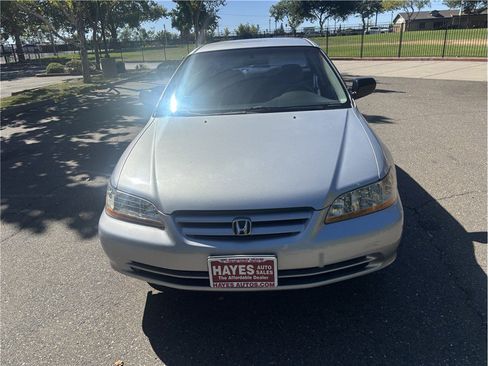 Used 2001 Honda Accord DX image 2