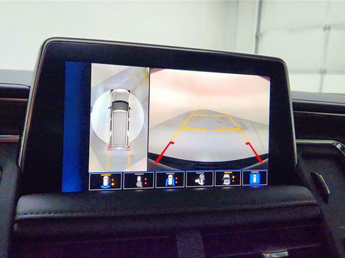 Used 2023 Chevrolet Tahoe High Country AWD/4WD image 43