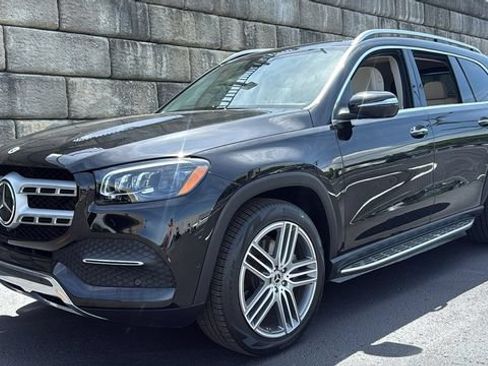 Certified 2022 Mercedes-Benz GLS 450 4MATIC image 3
