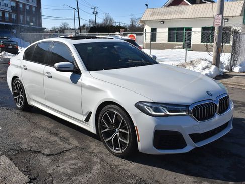 Used 2023 BMW 540i w/ M Sport Package RWD image 4