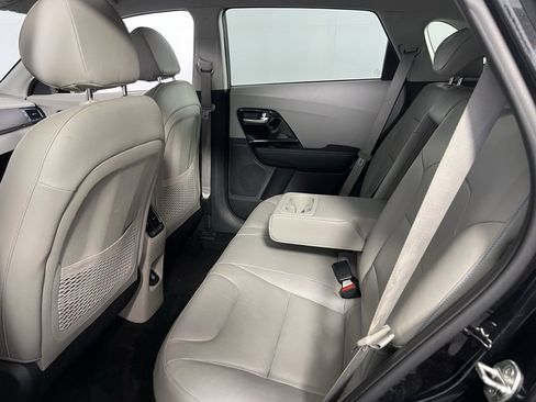 Used 2018 Kia Niro EX Premium image 29