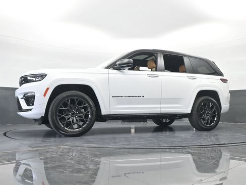 New 2025 Jeep Grand Cherokee Summit image 52