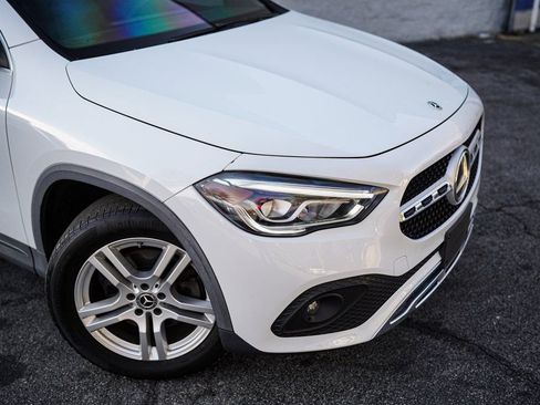 Used 2022 Mercedes-Benz GLA 250 4MATIC w/ Premium Package Lite image 8