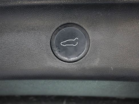 Used 2022 Tesla Model Y Long Range image 14