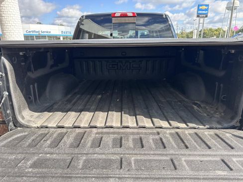 Used 2018 GMC Sierra 1500 SLT w/ Enhanced Driver Alert Package image 8