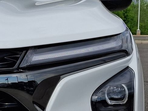 Used 2025 Chevrolet Trax RS w/ Sunroof Package FWD image 9