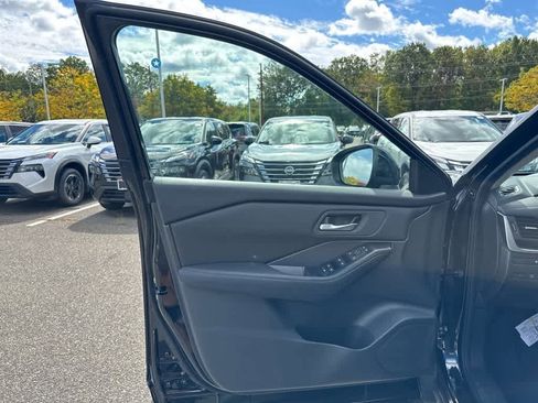 New 2026 Nissan Rogue SV image 9