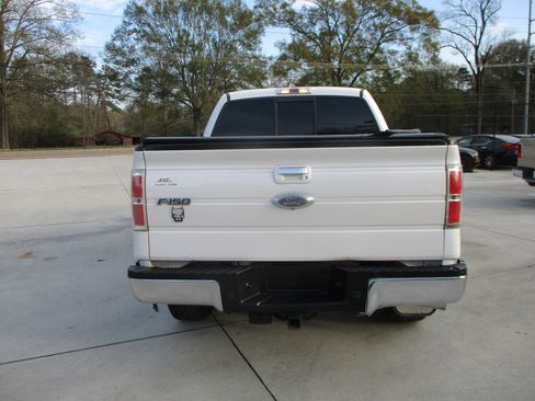 Used 2011 Ford F150 Lariat w/ Lariat Chrome Pkg image 14