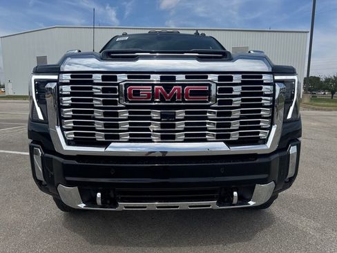 New 2026 GMC Sierra 2500 Denali w/ Denali Reserve Package AWD/4WD image 9
