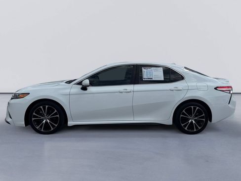 Used 2020 Toyota Camry SE FWD image 6