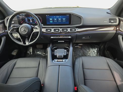 Certified 2025 Mercedes-Benz GLS 450 4MATIC image 9