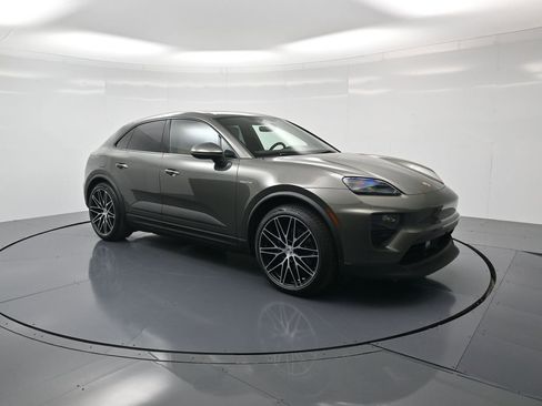 New 2026 Porsche Macan 4 Electric AWD/4WD image 32