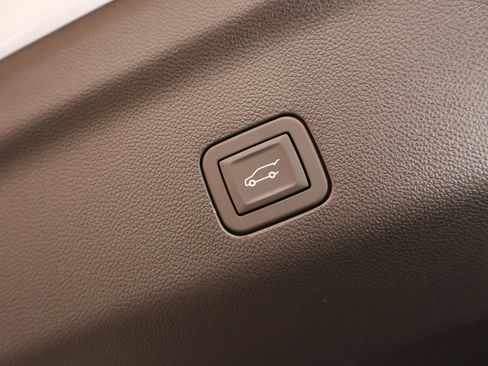 New 2026 Chevrolet Suburban High Country image 30