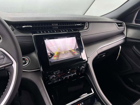 New 2025 Jeep Grand Cherokee L Altitude image 31