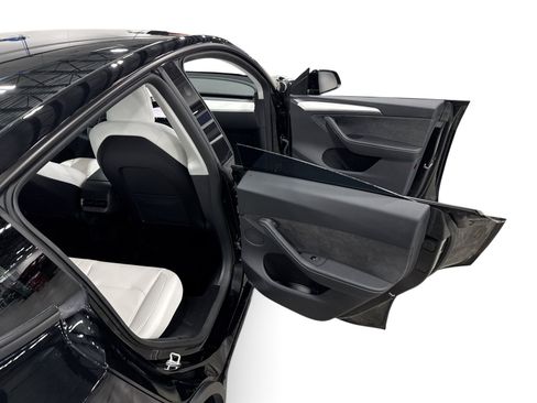 Certified 2023 Tesla Model Y Long Range AWD/4WD image 12