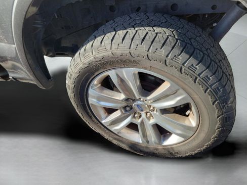 Used 2018 Ford F150 Platinum w/ Equipment Group 701A Luxury image 25