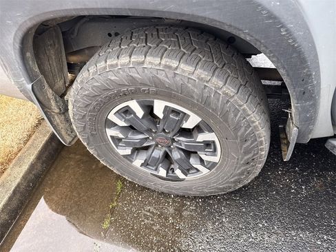 Used 2022 Nissan Frontier PRO-4X w/ Off-Road Protection Package image 12