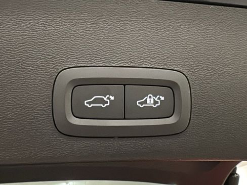 Used 2026 Volvo XC40 B4 Plus w/ Climate Package image 30