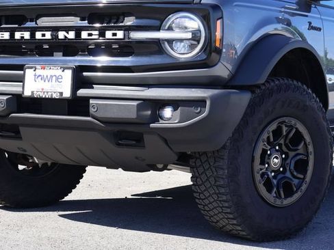 Used 2023 Ford Bronco Outer Banks w/ Sasquatch Package AWD/4WD image 11